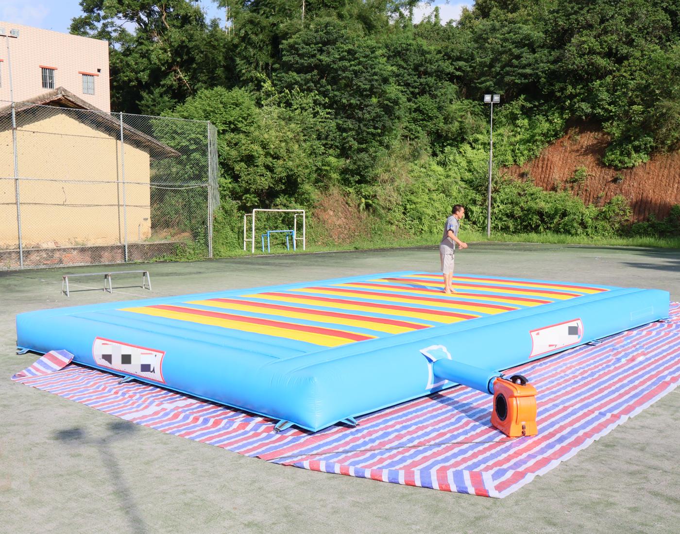 Nadmuchiwana mata do ćwiczeń,  – Kids Outdoor Gym recenzja i cena
