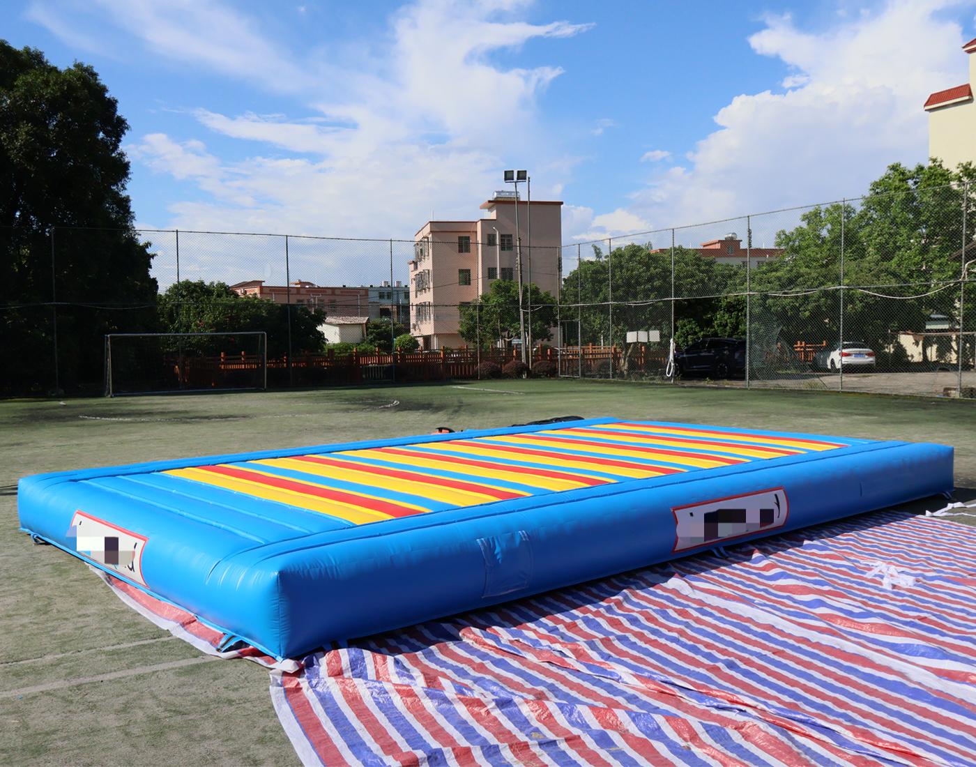 Nadmuchiwana mata do ćwiczeń,  – Kids Outdoor Gym recenzja i cena
