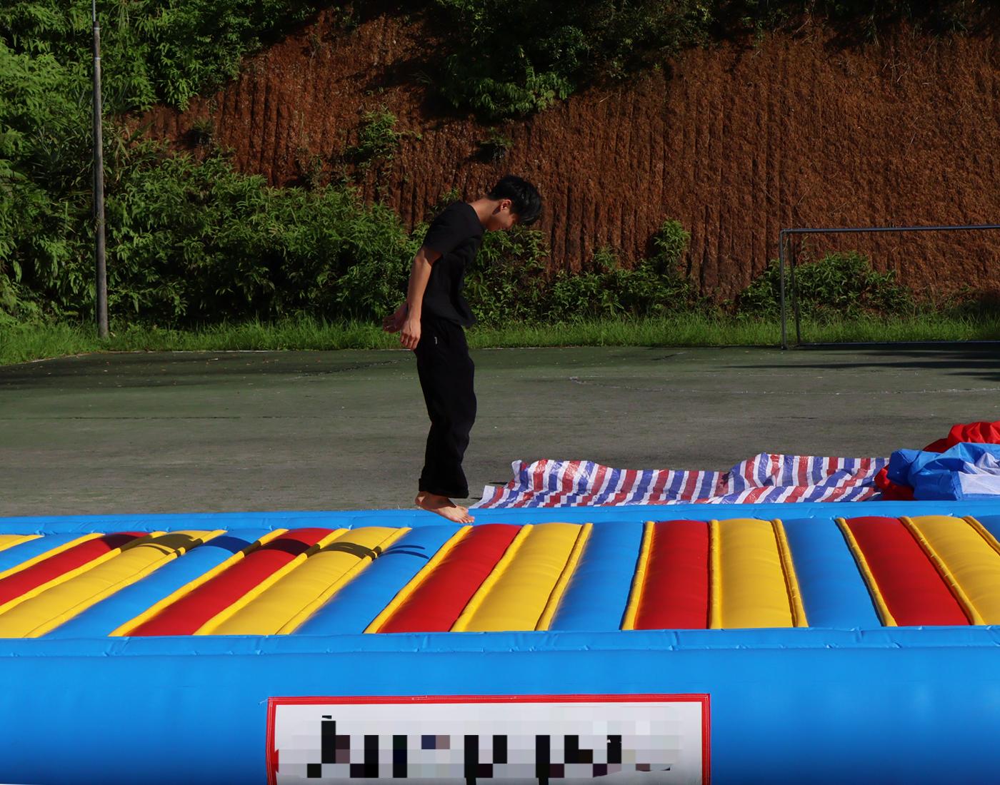 Nadmuchiwana mata do ćwiczeń,  – Kids Outdoor Gym recenzja i cena