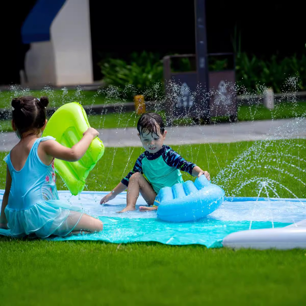 Interaktywna mata wodna z moty – Kids Outdoor Mat recenzja i cena